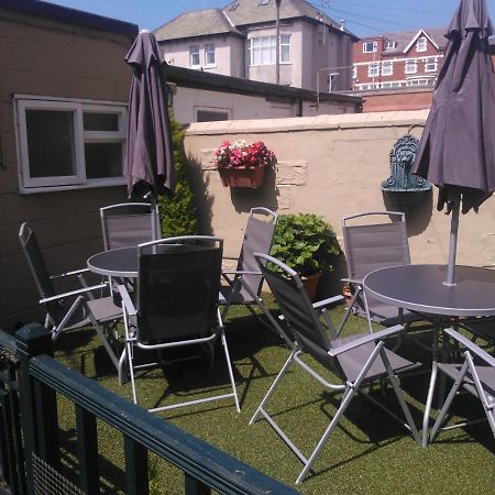Olivers Strickley Over 35 Years Only Blackpool Exteriör bild