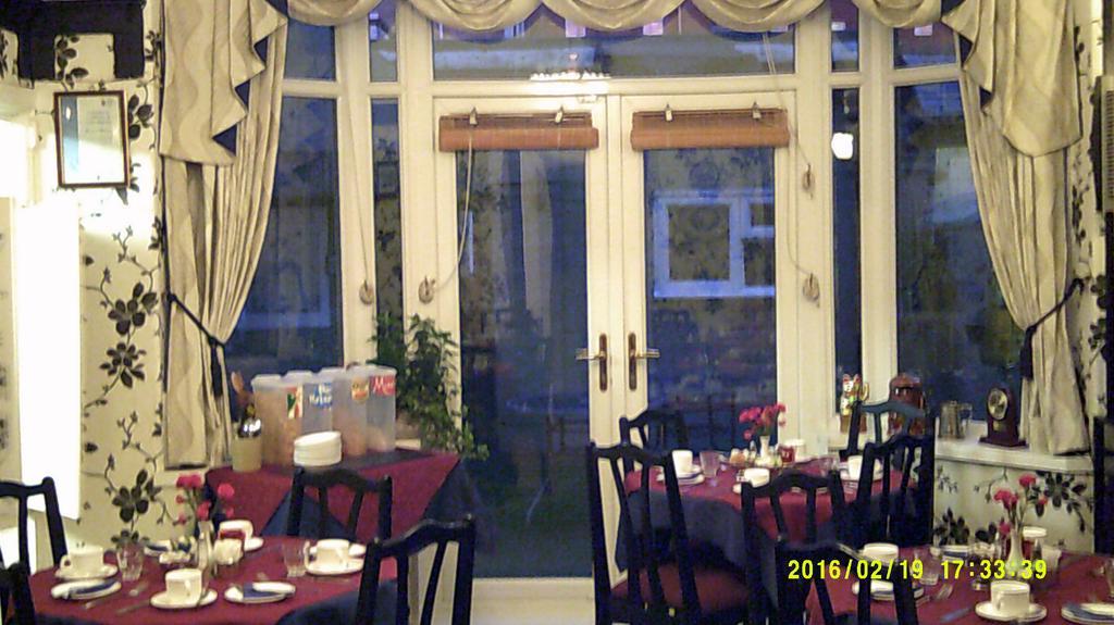 Olivers Strickley Over 35 Years Only Blackpool Exteriör bild